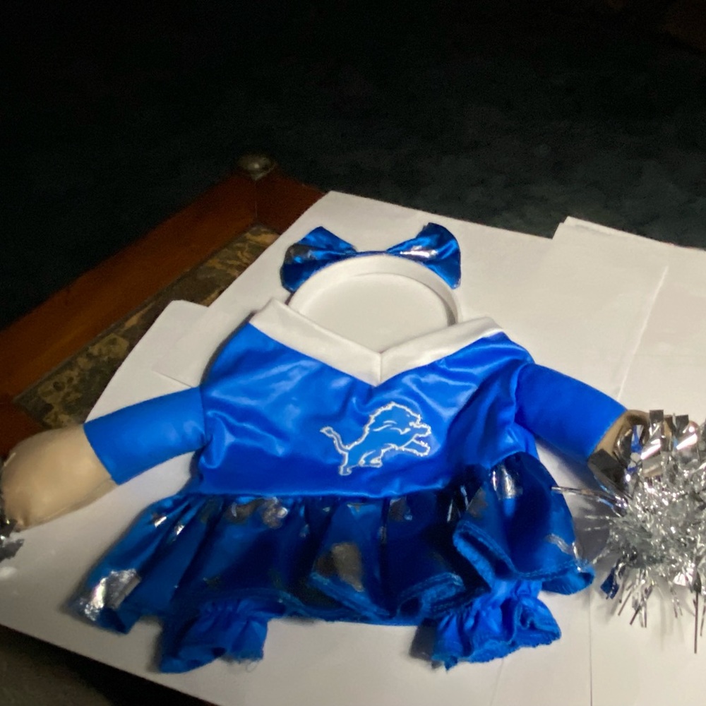 Detroit Lions Blue Cheerleader Dog Costume w/Silver Accents.Size runs like S/M.